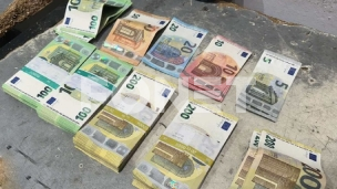 Podizao devize s tuđih računa